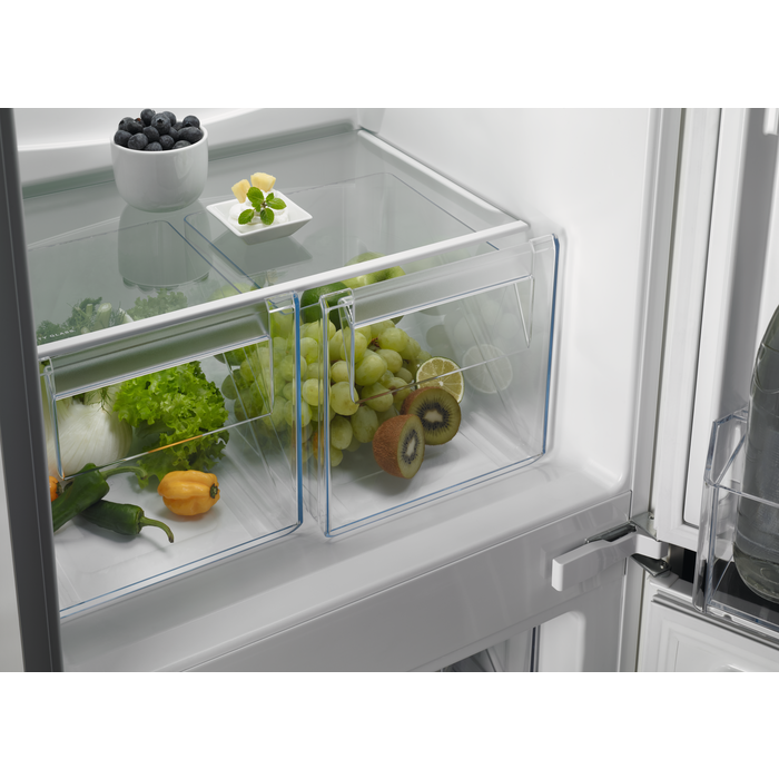 Zanussi - Integrated fridge freezer - ZNFN18ES3