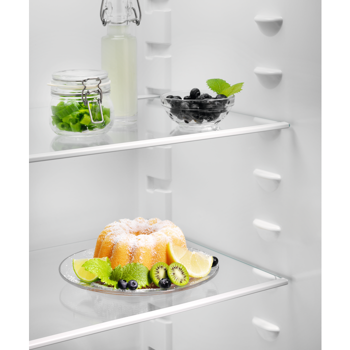 Zanussi - Integrated refrigerator - ZRAN88ES